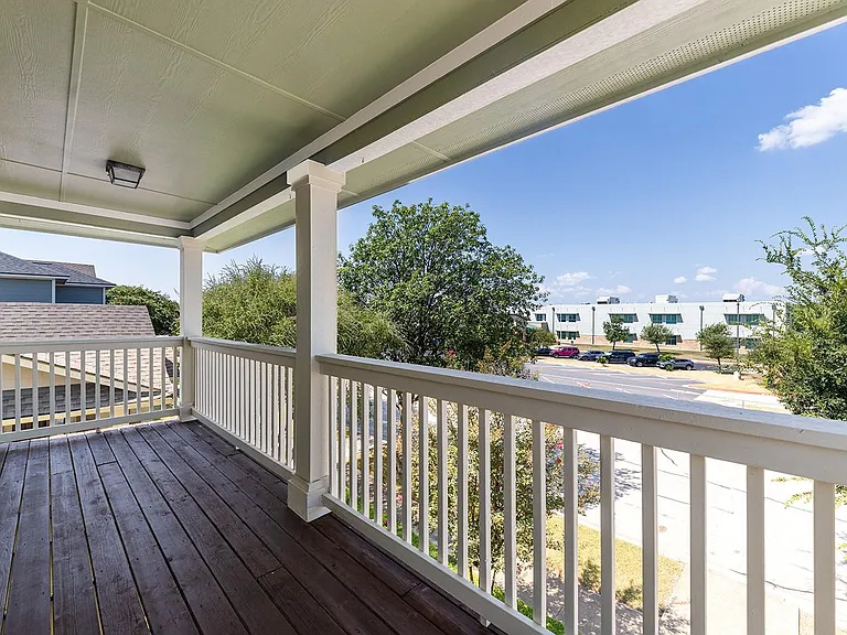 1733 Thompson Trl — Photo 24