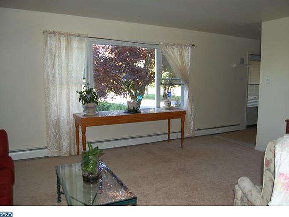 3rd image of 116 Columbia Dr