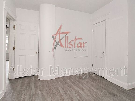 2nd image of 4324 W 30th St #Up