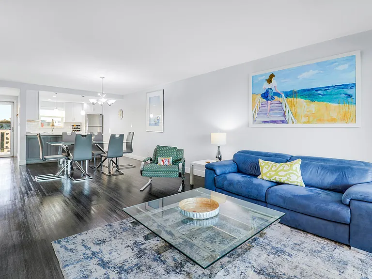 52 Yacht Club Dr #402 — Photo 12