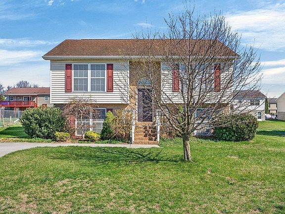 3rd image of 1390 Stonechris Dr