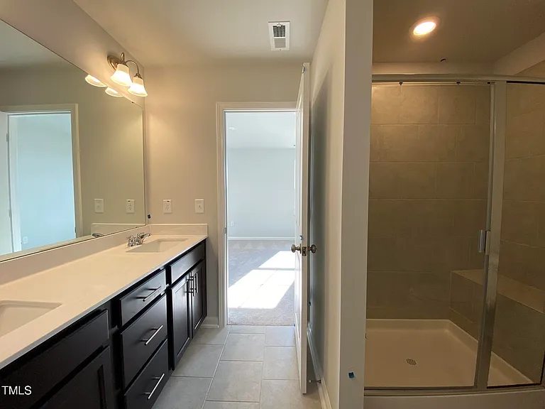 706 Gimari Dr — Photo 16