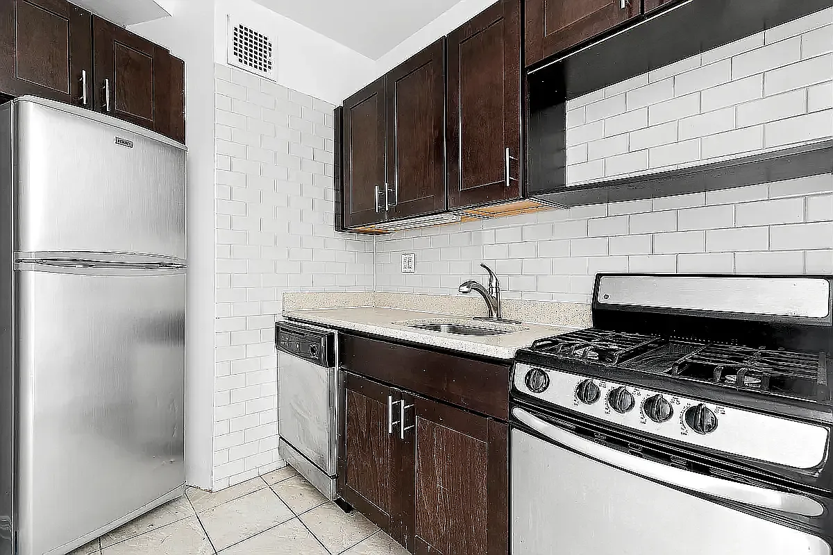 643 Ninth Avenue — Photo 2