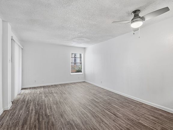 3rd image of 404 E Park Ave APT 3