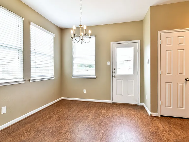 2703 Sleepy Knoll Dr — Photo 4