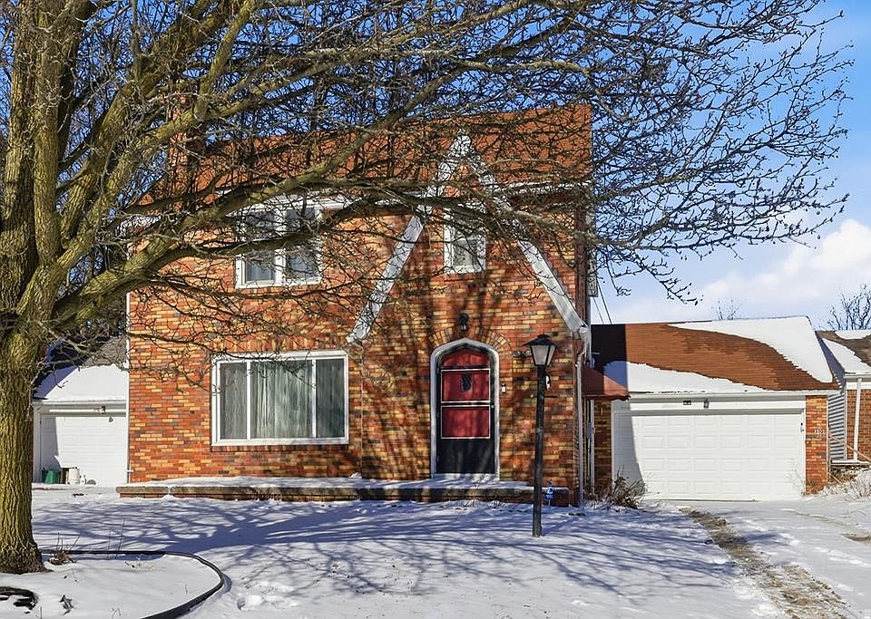 1st image of 310 N Townview Cir