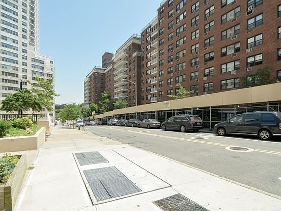 2nd image of 12340 83rd Ave APT 3K