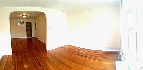 3rd image of 2847 46th St APT 2L