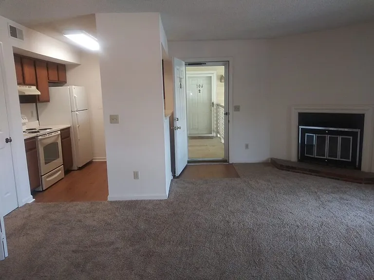 Tusculum Square Apartments and Townhomes — Photo 12