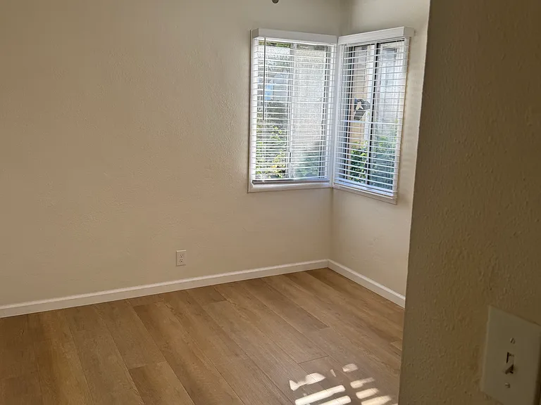 5511 Genoa St — Photo 6