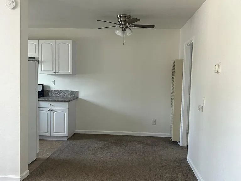 4225 Menlo Ave #6 — Photo 2
