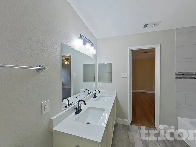2949 Monticello Ln — Photo 16