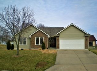 109 Cedar St, Smithville, MO 64089