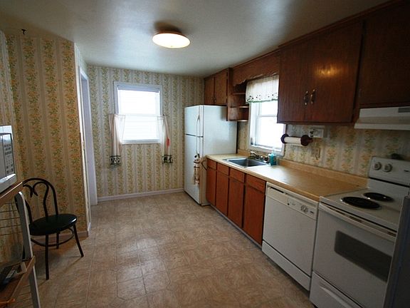 2nd image of 2721 2nd St N