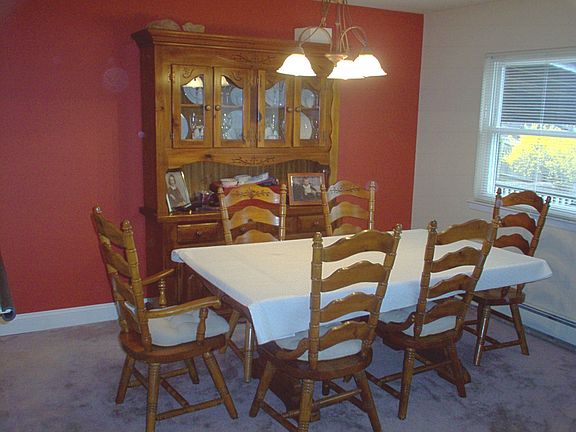 5th image of 36 Essex Dr