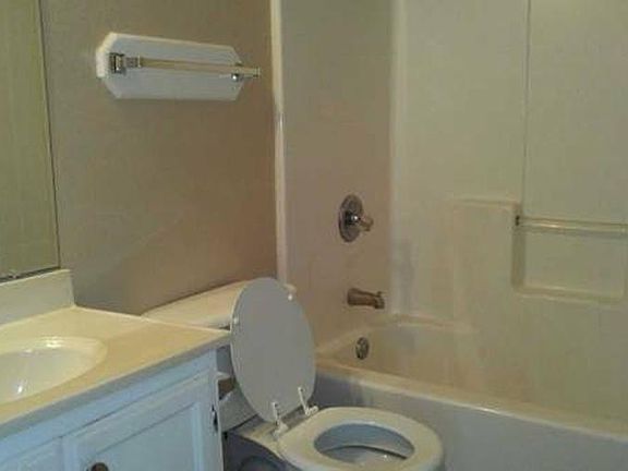 3rd image of 1322 Julissa Dr