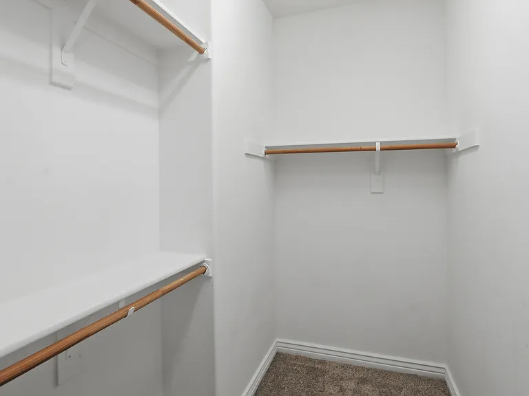 227 E Beatryce St — Photo 22
