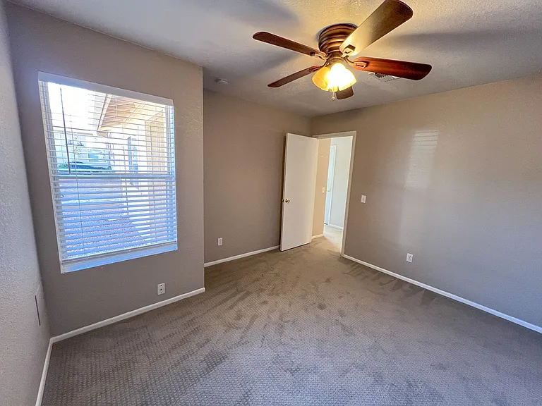 4203 E Commercial Way #B — Photo 6