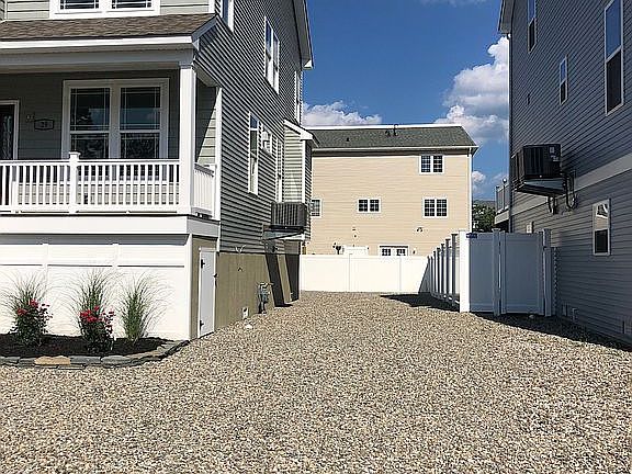 4th image of 29 Longman St
