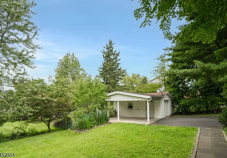 275 E Mount Pleasant Ave — Photo 47