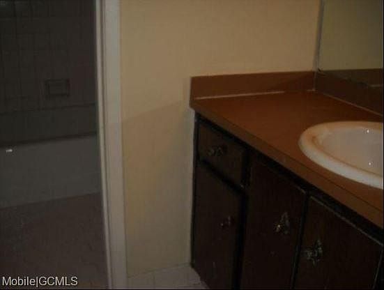 2nd image of 2425 Nortons Ln APT A