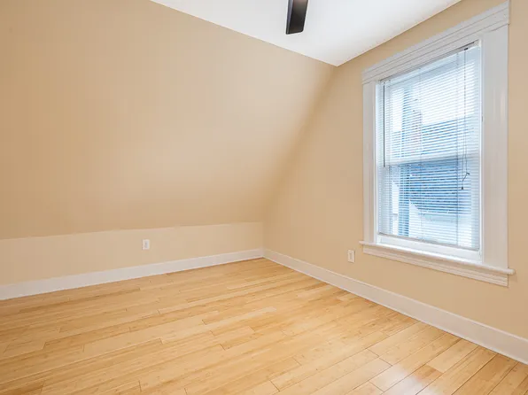 54 Sever St, Worcester, MA