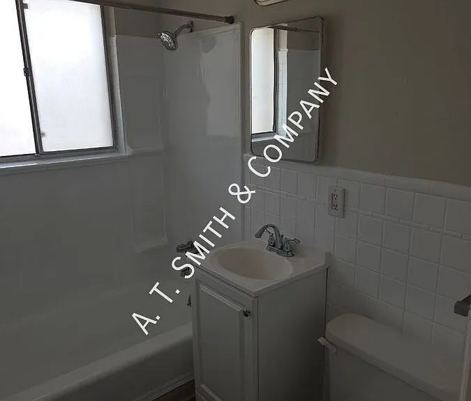 5427 Dover St #H — Photo 7