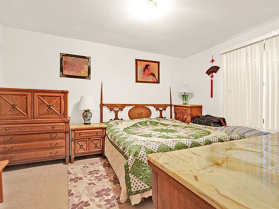 4th image of 26-10 Union St APT 6D