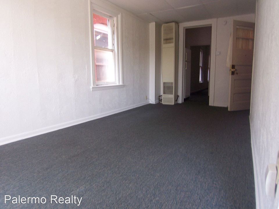 1st image of 420 W 8th St APT 4