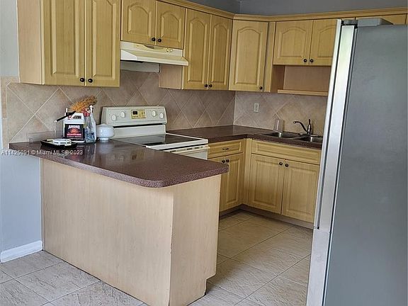 5th image of 4614 Parker Ave