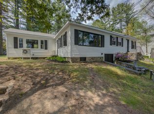 32 Boulder Rd, Raymond, ME 04071