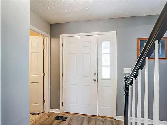 3rd image of 445 Magnolia Dr