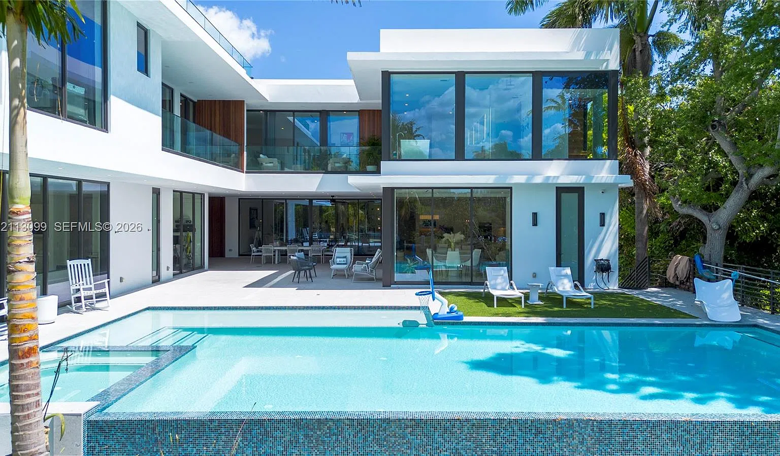 Shorecrest — Photo 2