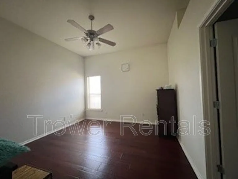 8104 San Antonio St — Photo 50