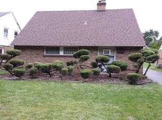 8703 43rd St, Lyons, IL 60534