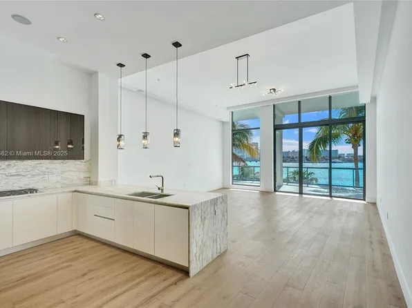 3300 NE 188th St APT 110, Aventura, FL 33180