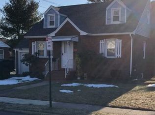 1-32 Banta Pl, Fair Lawn, NJ 07410