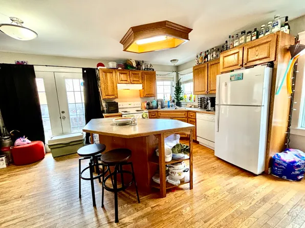 237 York St #237, Fredericton, NB E3B 3N9