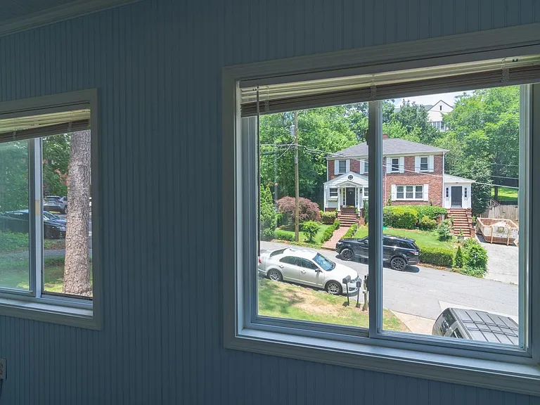 233 Kinsey Ct NE #C — Photo 2