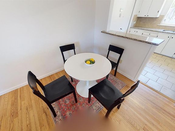 4th image of 1015 Badgley Dr