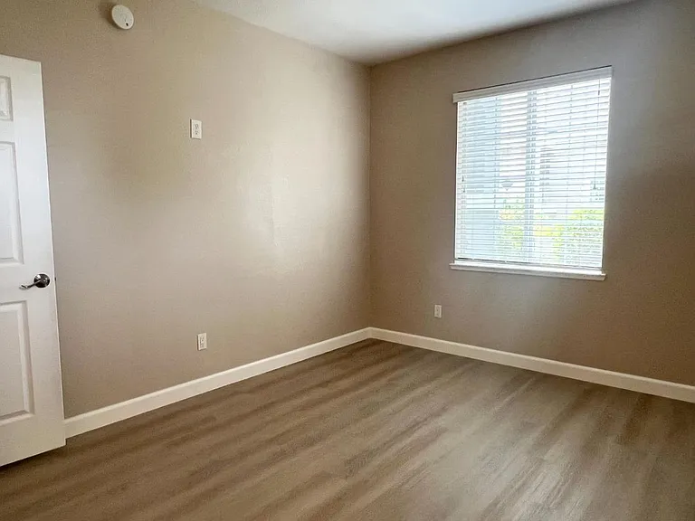 885 Halidon Way #314 — Photo 8