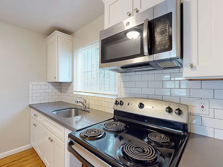 2377 Downer Ave — Photo 9