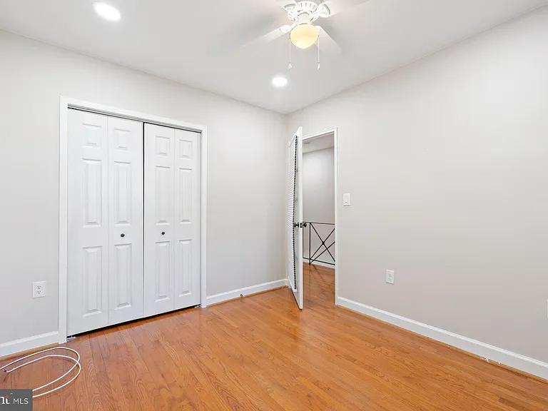 2512 N Dearing St — Photo 20