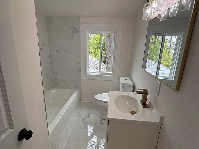 621 W 44th Pl — Photo 14