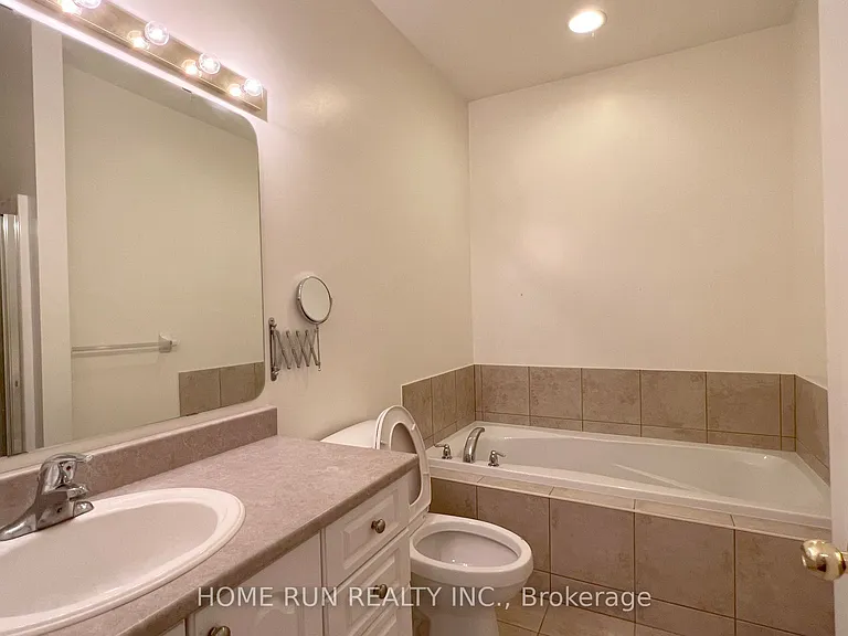 302 Wisteria Cres — Photo 11