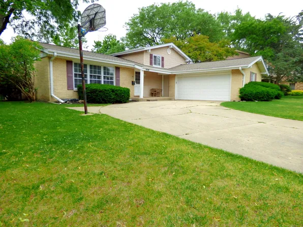 1420 E Lake Louise Dr, Palatine, IL 60074