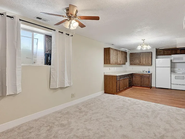 557 S 515 W — Photo 2