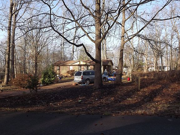 3rd image of 7701 Newsome Ct