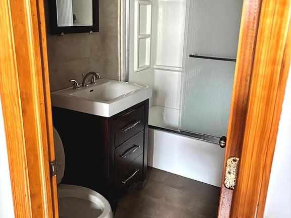 5th image of 1338 W Girard Ave #2A