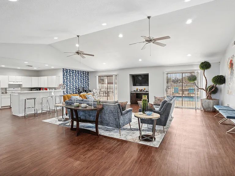 Falcon Pointe Apartments — Photo 10